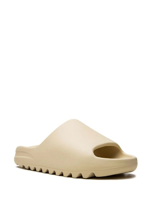 Yeezy Slide "Desert"