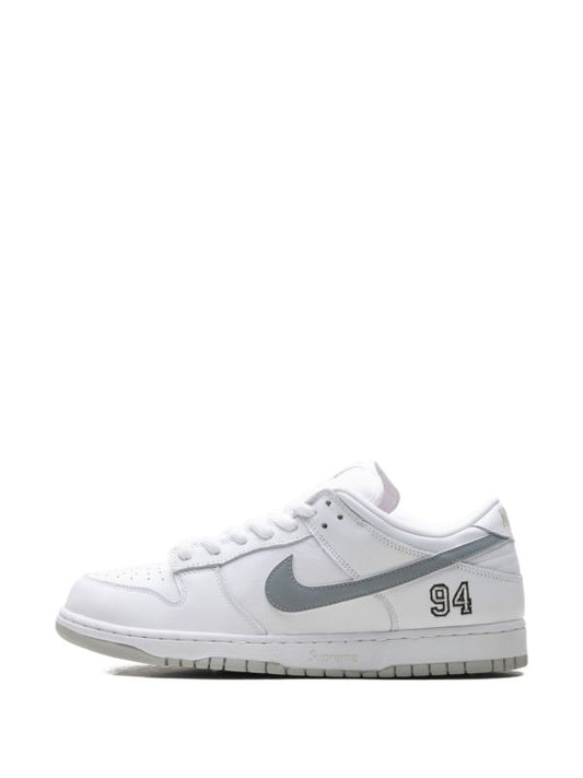Nike SB Dunk Low x Supreme – White/Grey