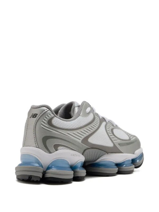 New Balance 2000 Technical Runner Sneaker