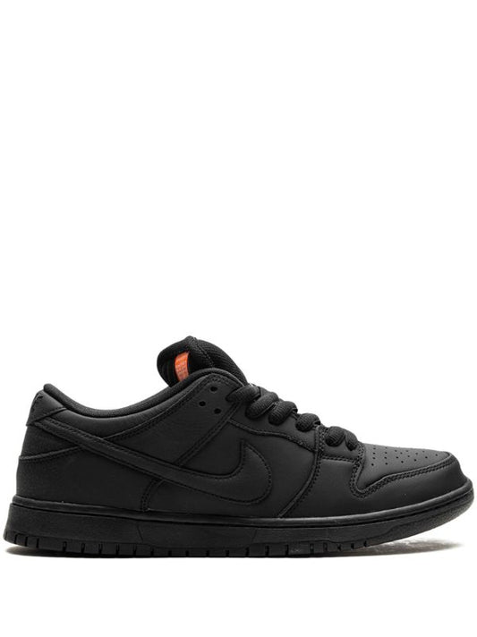 Nike SB Dunk Low – "Triple Black" Edition