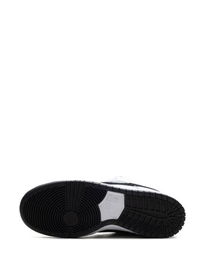 Nike SB Dunk Low Pro – White/Black-Gum
