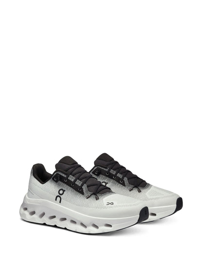 On Cloudtilt - Sleek Comfort & Performance