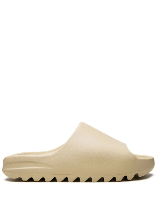 Yeezy Slide "Desert"