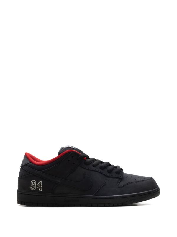 Nike SB Dunk Low x Supreme 'Black/Red'