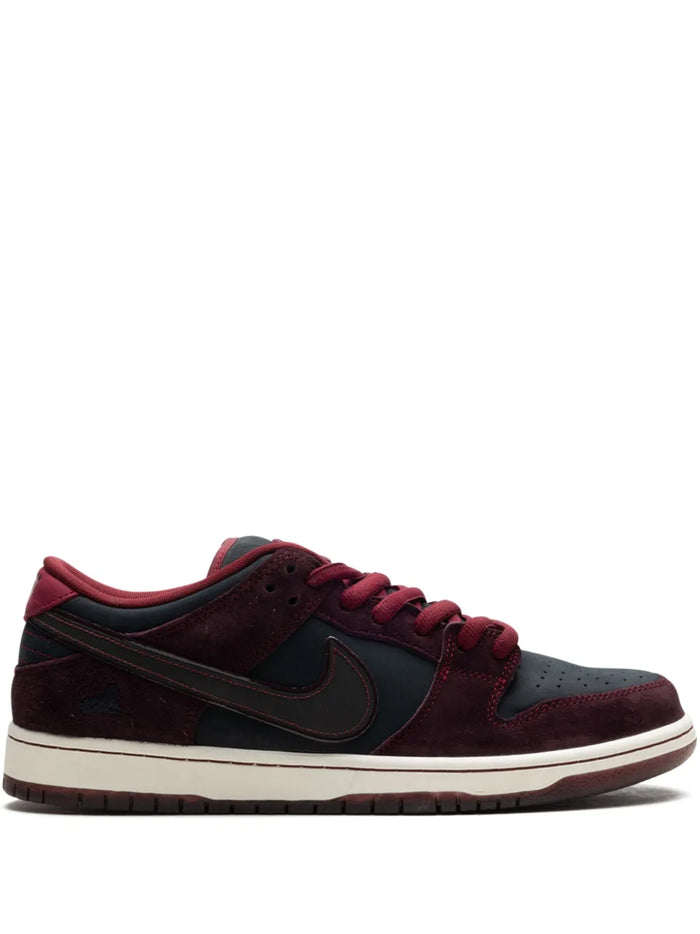 Nike Dunk Low - SB "Dark Maroon" Edition