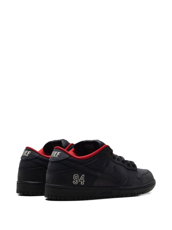 Nike SB Dunk Low x Supreme 'Black/Red'