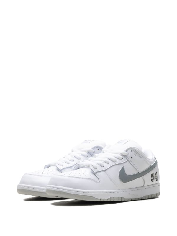 Nike SB Dunk Low x Supreme – White/Grey