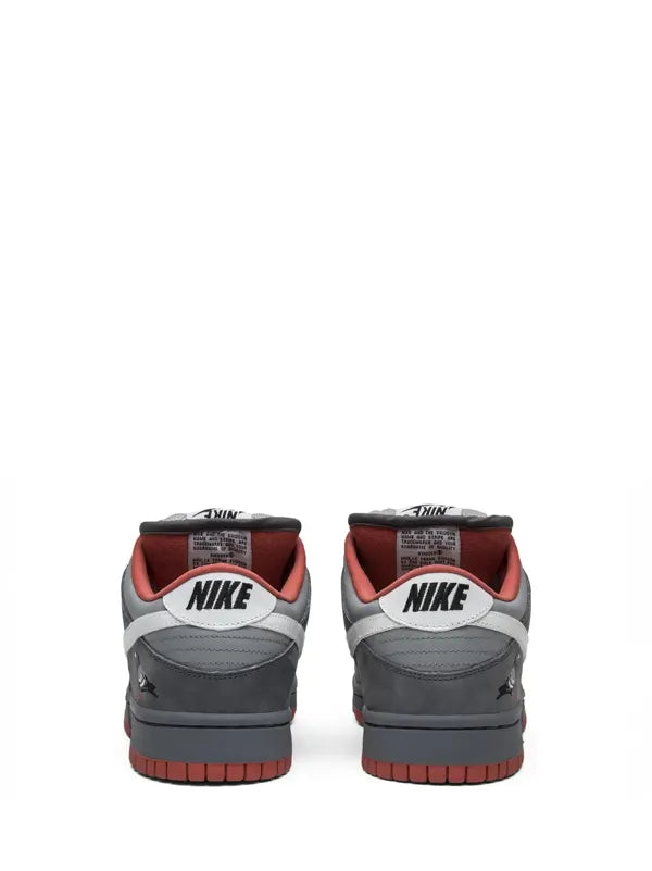 Nike Dunk Low SB "NYC Pigeon"